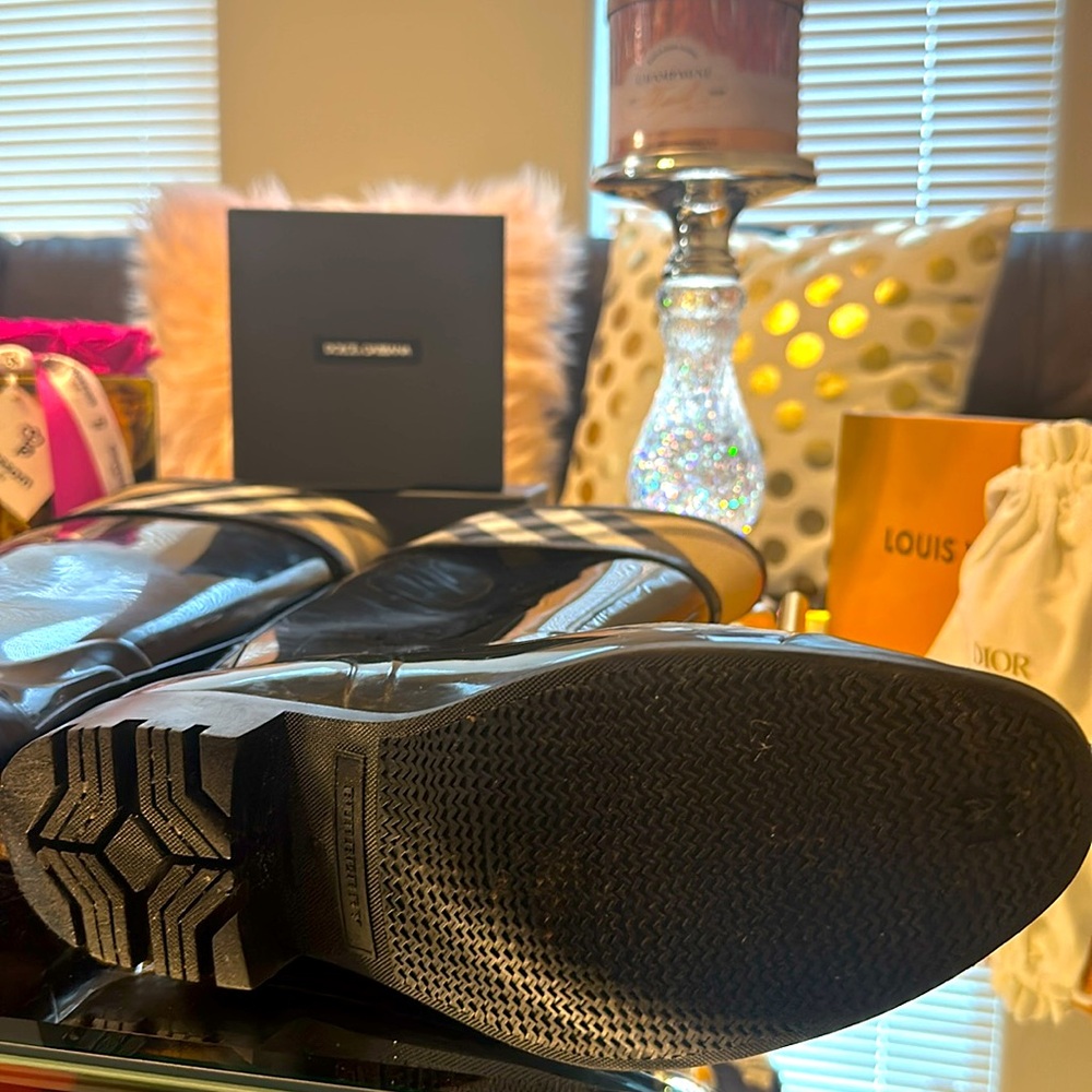 Used Burberry nova check size 9/39 rain boots⭐️ - Picture 9 of 15